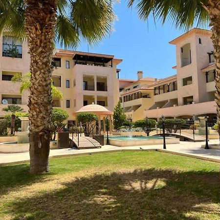 Queens Gardens Paradise Vip, Pool, Mall, Sea Paphos Exterior photo