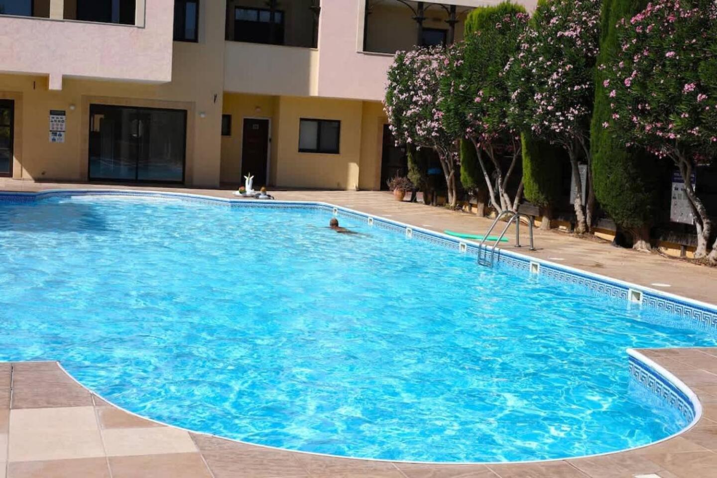 Queens Gardens Paradise Vip, Pool, Mall, Sea Paphos Exterior photo