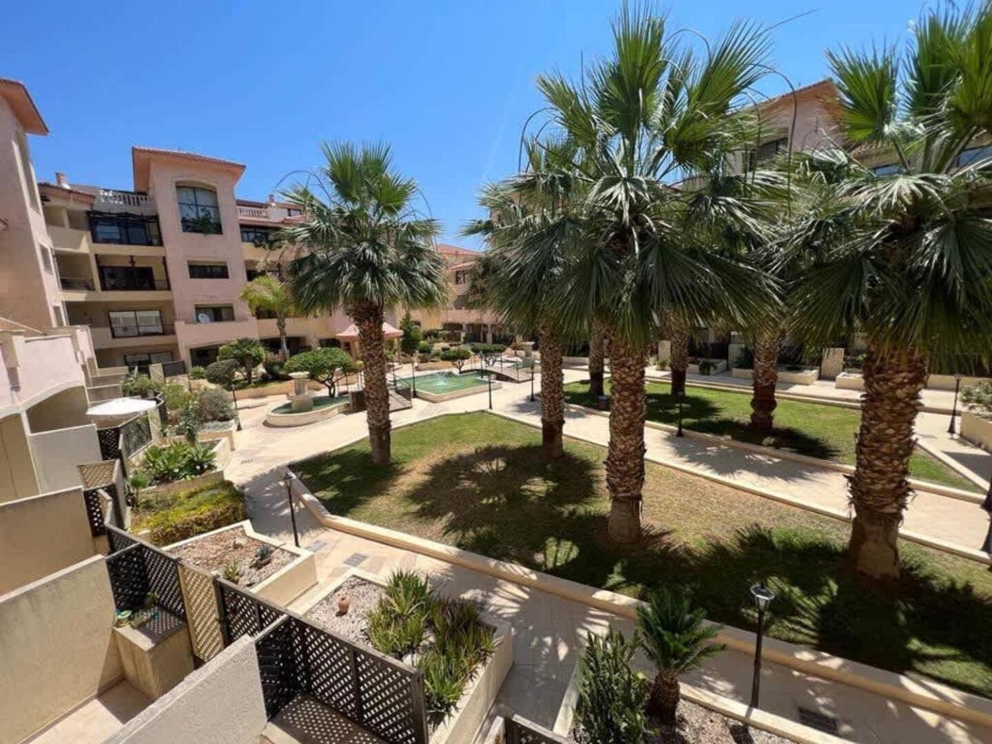 Queens Gardens Paradise Vip, Pool, Mall, Sea Paphos Exterior photo